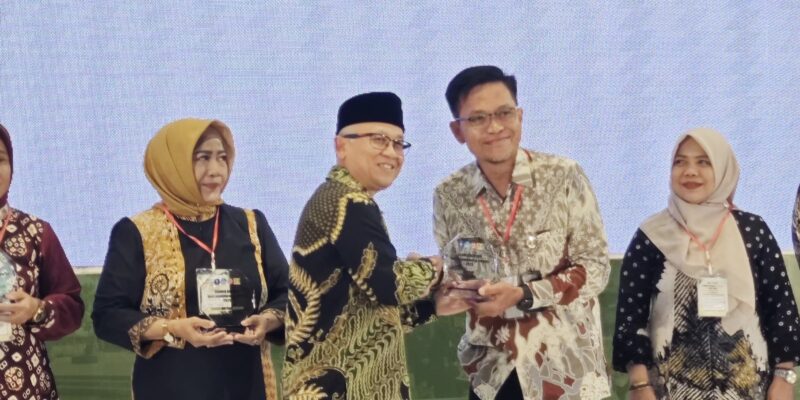 SLB Negeri Cileunyi Kab. Bandung Raih Seameo Biotrop Best Implementer Awards 2025
